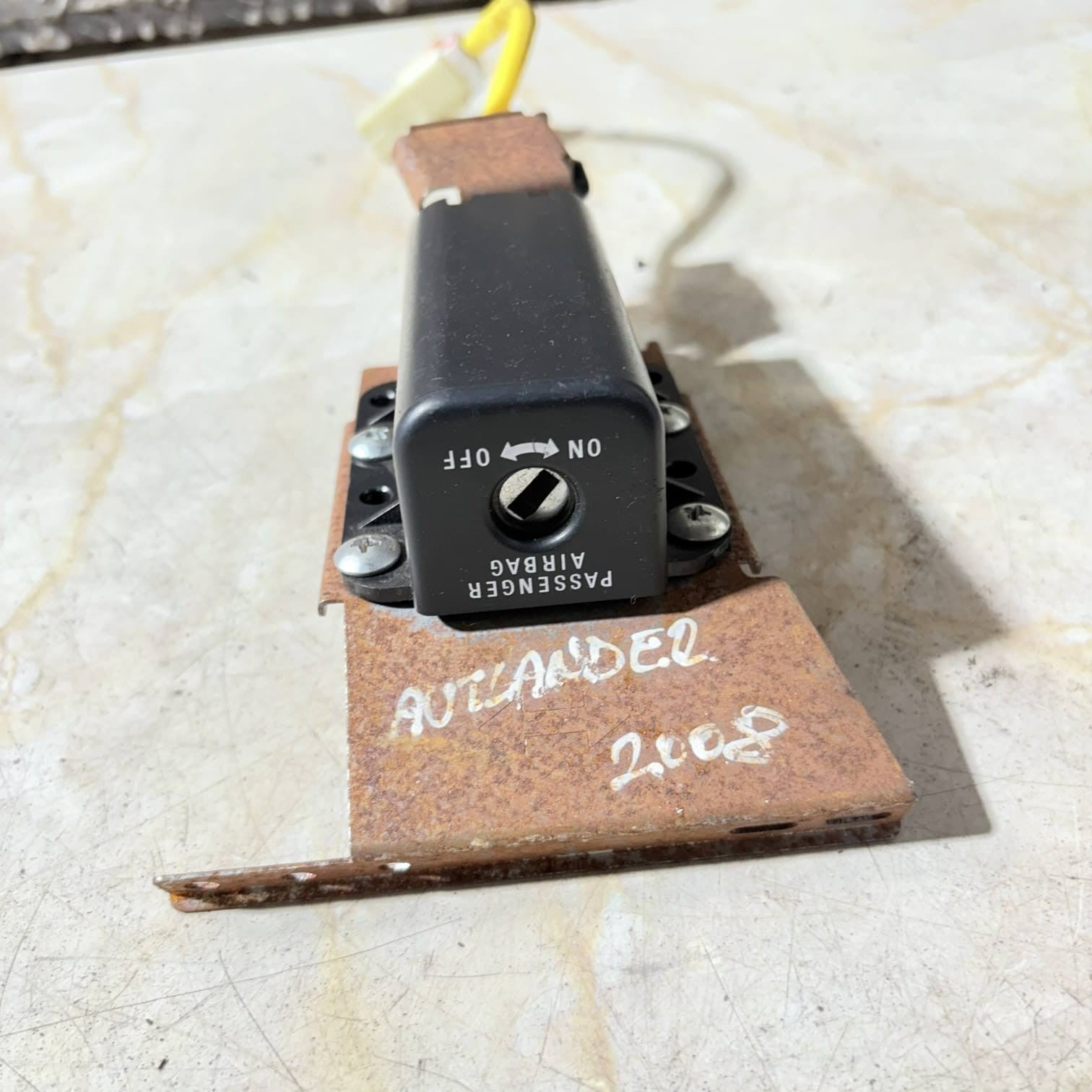 MITSUBISHI OUTLANDER MK2 CW7W 08-12 CW8W 08-10 AIRBAG ON OFF SWITCH 8610A054