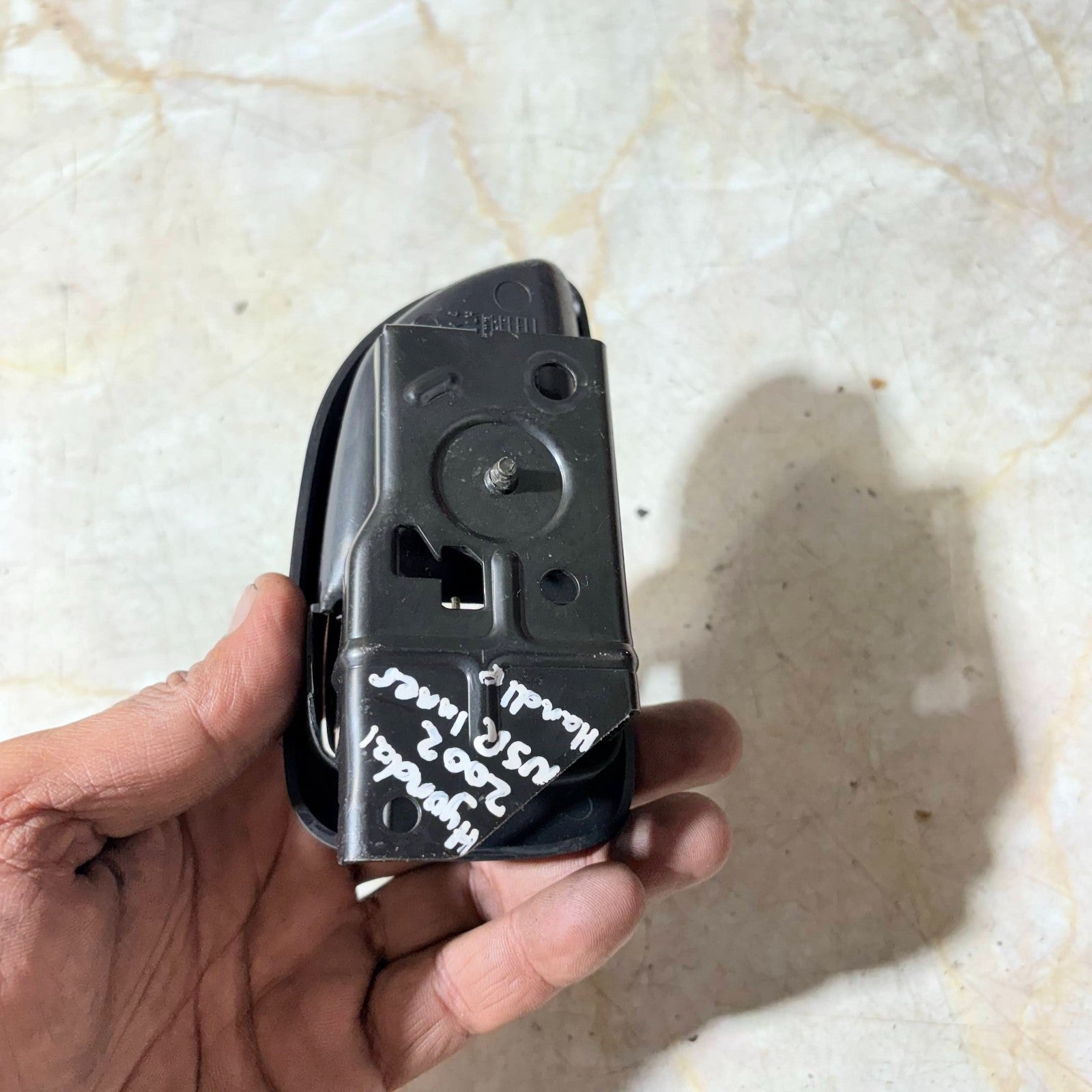 HYUNDAI ACCENT PASSENGER REAR LEFT INNER DOOR HANDLE 2002