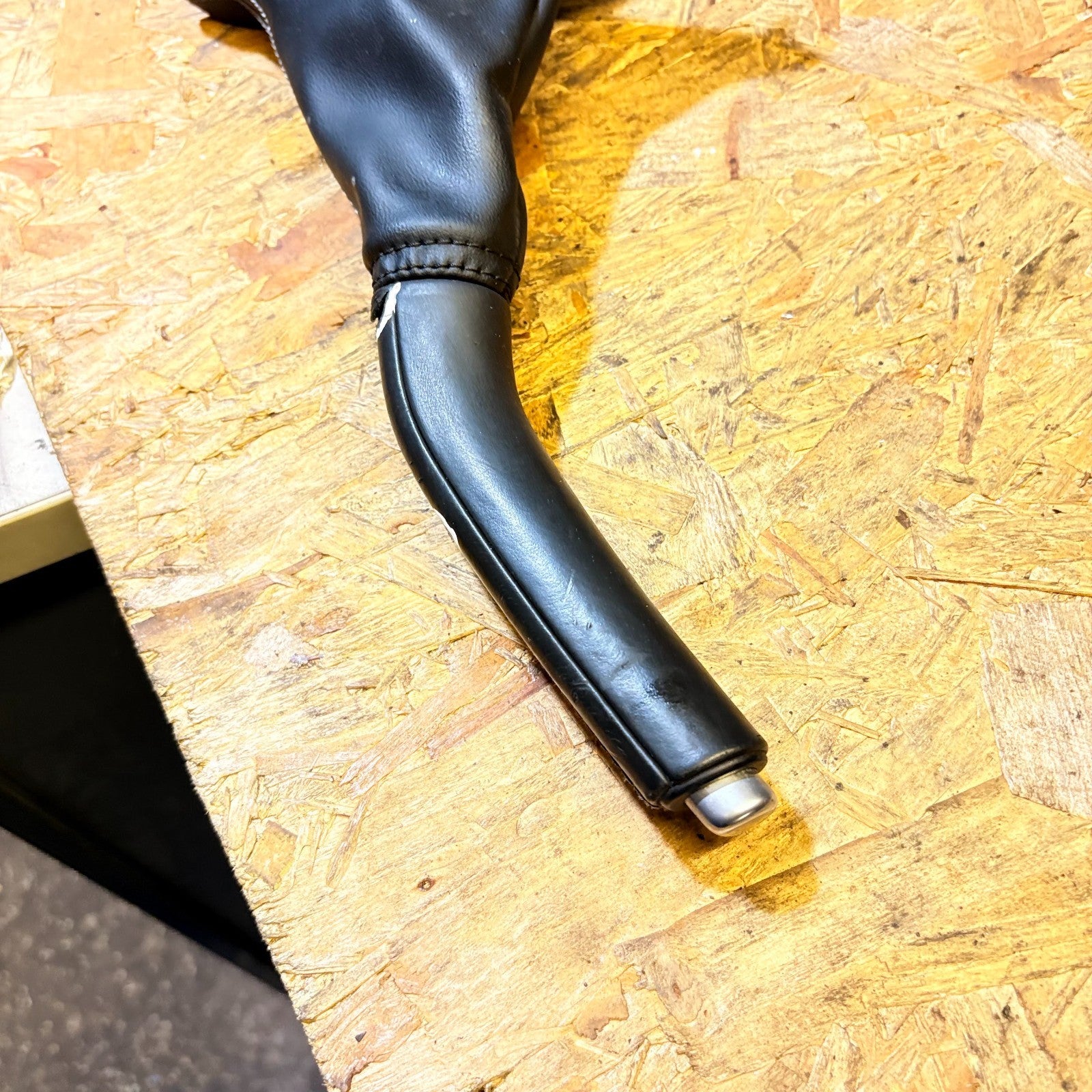 Volvo V40 2012-2019 Leather Handbrake Parking Brake Lever 31381647 EN-MC21120
