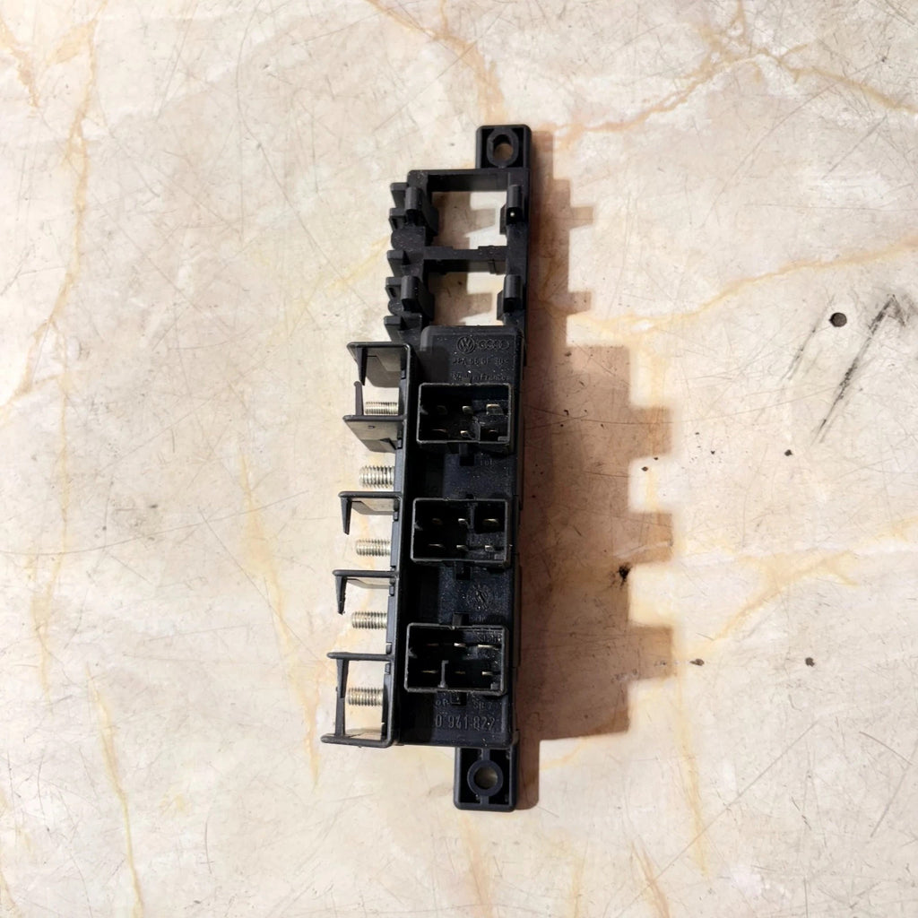 VW Audi Seat Skoda 1996-2006 Dash Fuse Box Relay Holder 8L0941822