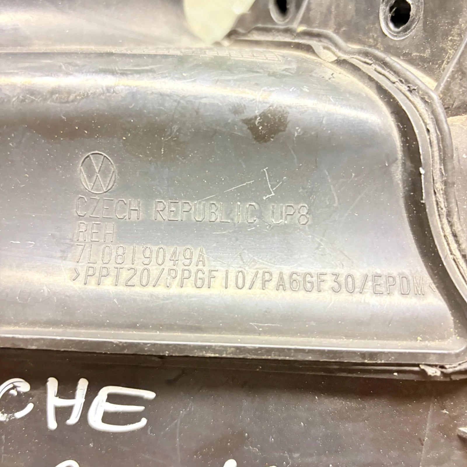 7L0819049A Cabin Pollen Filter Air Duct Porsche Cayenne 955 3.2 2003-07