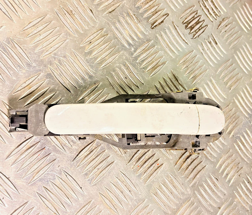 SKODA SUPERB 2002 EXTERIOR DOOR HANDLE FRONT LEFT PASSENGER SIDE
