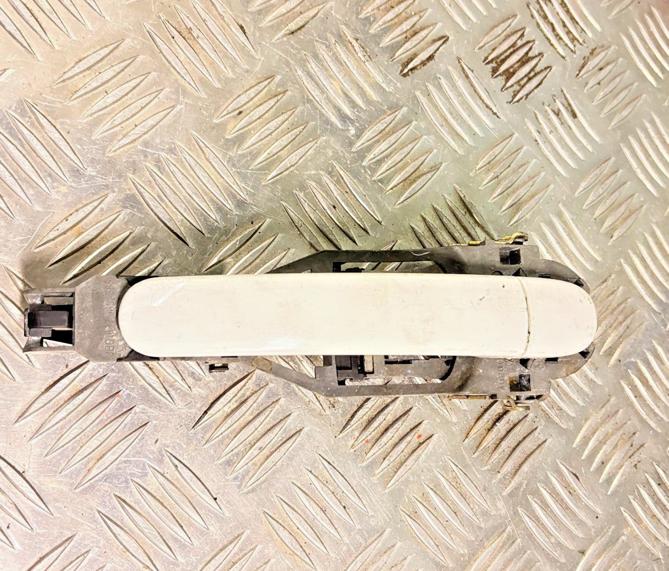 SKODA SUPERB 2002 EXTERIOR DOOR HANDLE FRONT LEFT PASSENGER SIDE