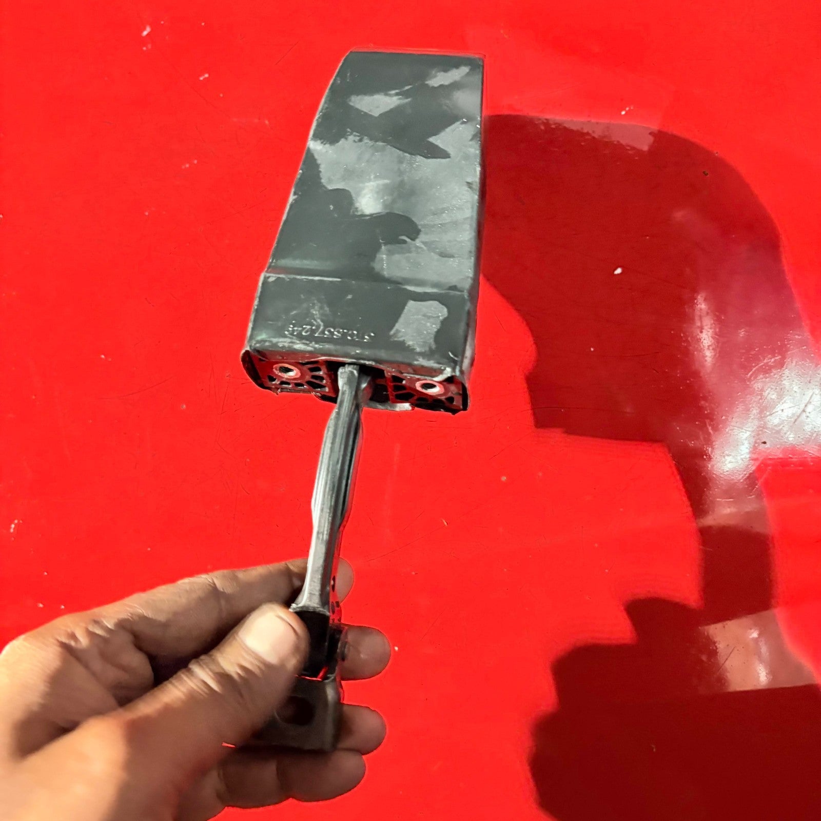 2009 SKODA SUPERB O/S/F DRIVER SIDE FRONT DOOR CATCH STRAP 3T0837249