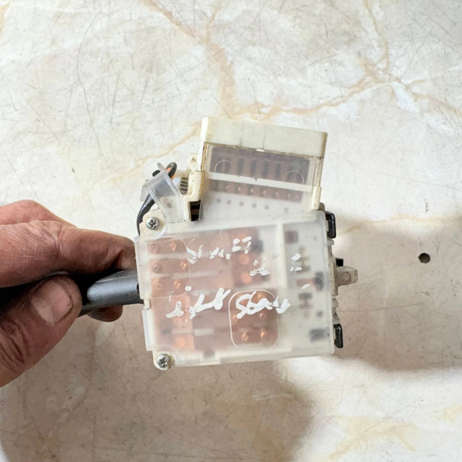 SUZUKI SWIFT LIGHT STALK SWITCH 173744 2013-2017