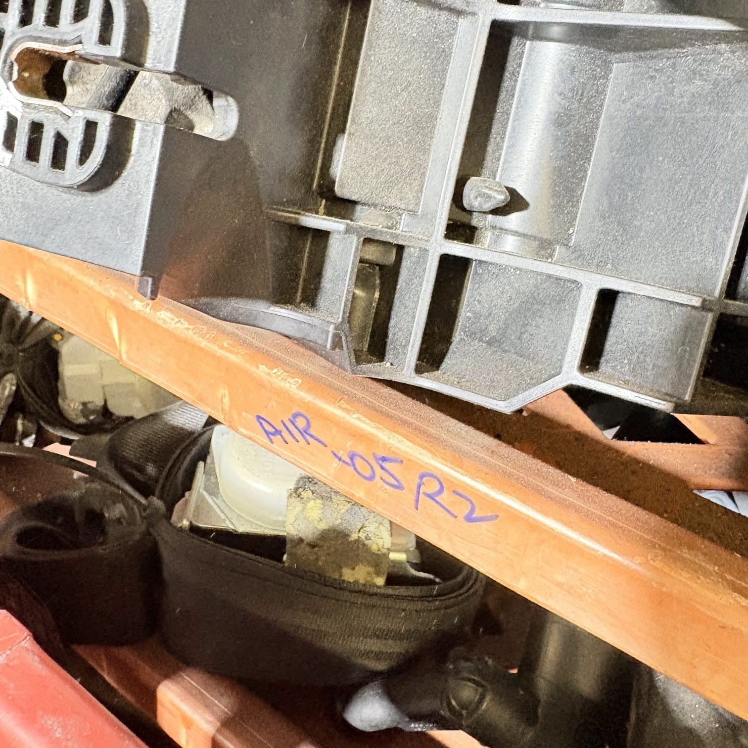 KIA CARENS Speedometr Bezel 84830-ID900