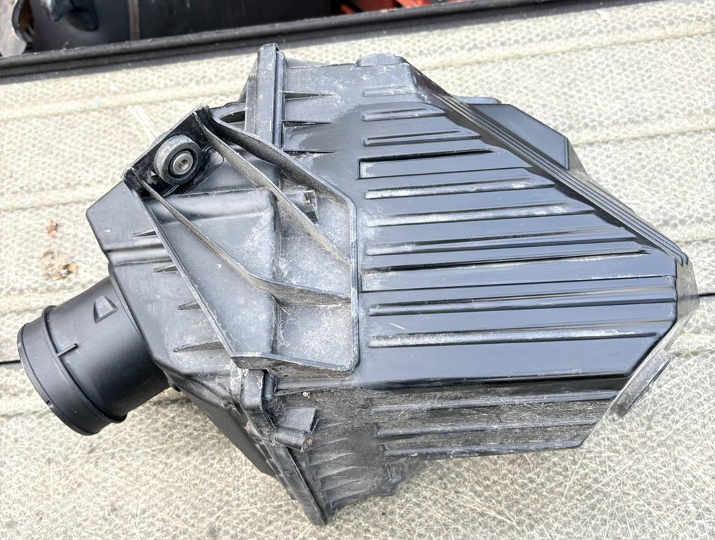 JAGUAR E-PACE X540 AIR FILTER BOX HOUSING GJ32-9600-AD