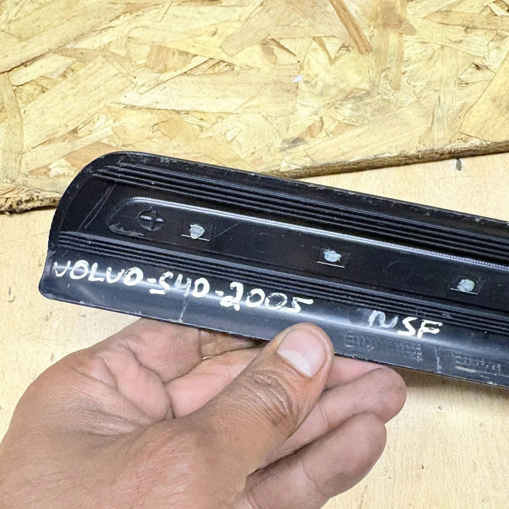 Volvo S40 2004-2012 V50 2004-2012 Front Passenger Sill Scuff Plate 08622671