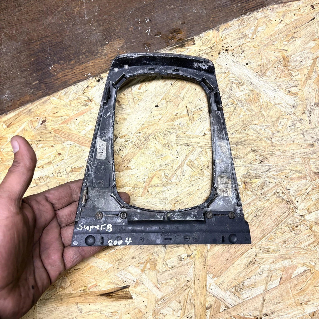 Skoda Superb 2004 Gear Selector Surround