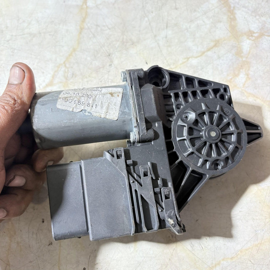 SKODA Superb MK1 01-08 Rear Left Passenger Electric Window Motor 3U0959811