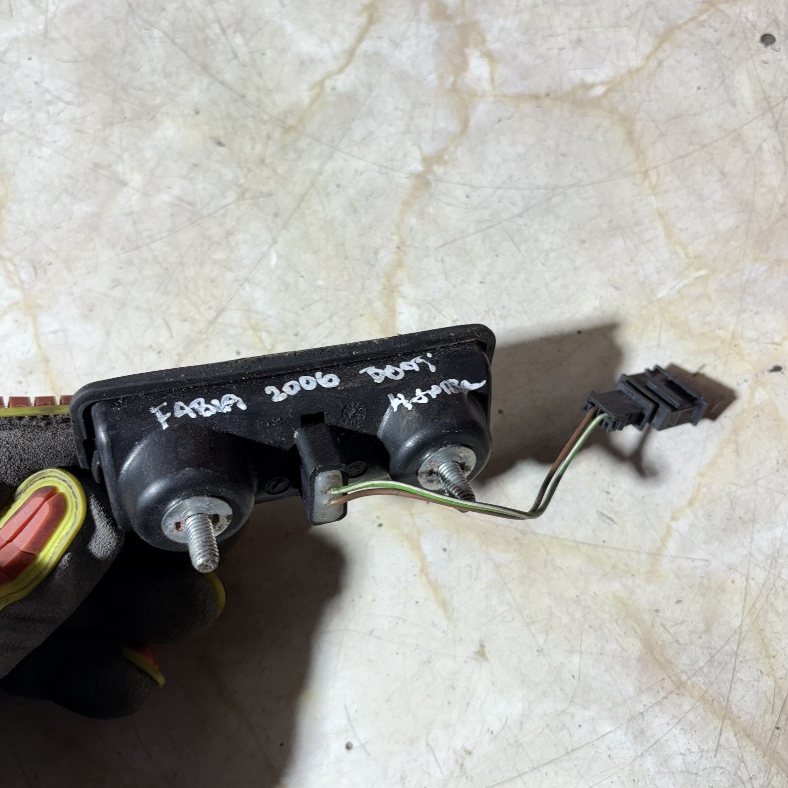 Skoda Fabia 5J MK2 2006-2014 tailgate Switch Button