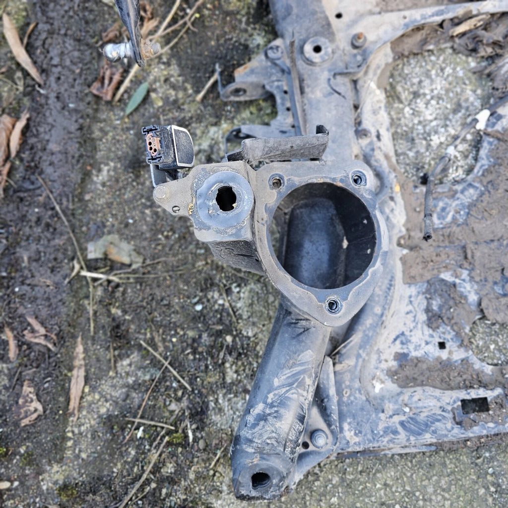 16- 19 BMW 4 SERIES 435D FRONT SUBFRAME 6860952 03 6792138-01