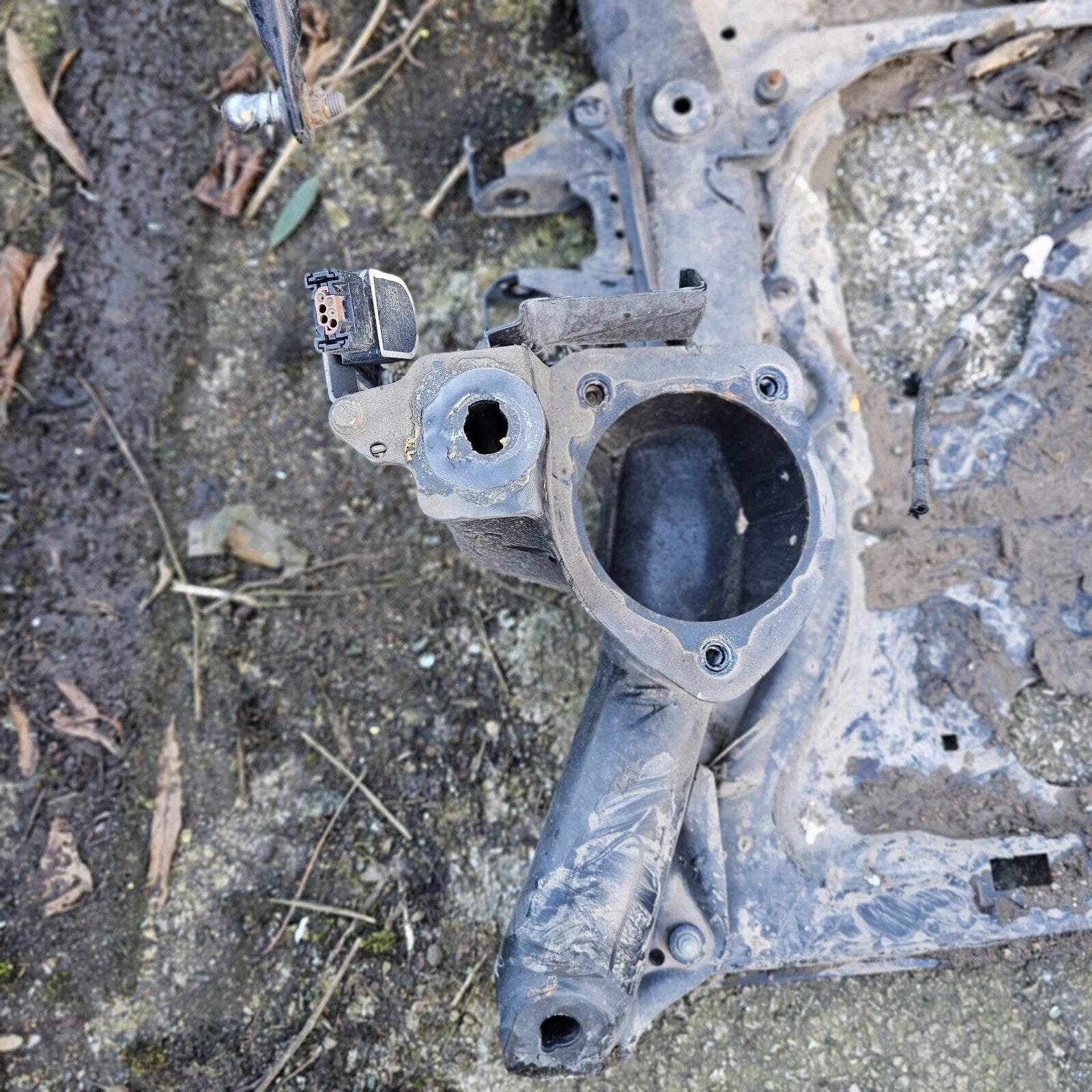 16- 19 BMW 4 SERIES 435D FRONT SUBFRAME 6860952 03 6792138-01
