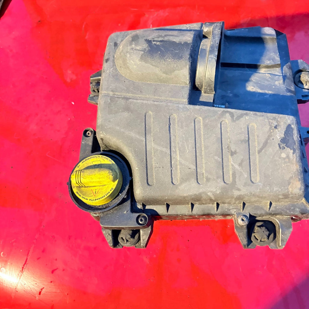 NISSAN PRIMASTAR AIR FILTER BOX HOUSING 8200760899 MK2 2011
