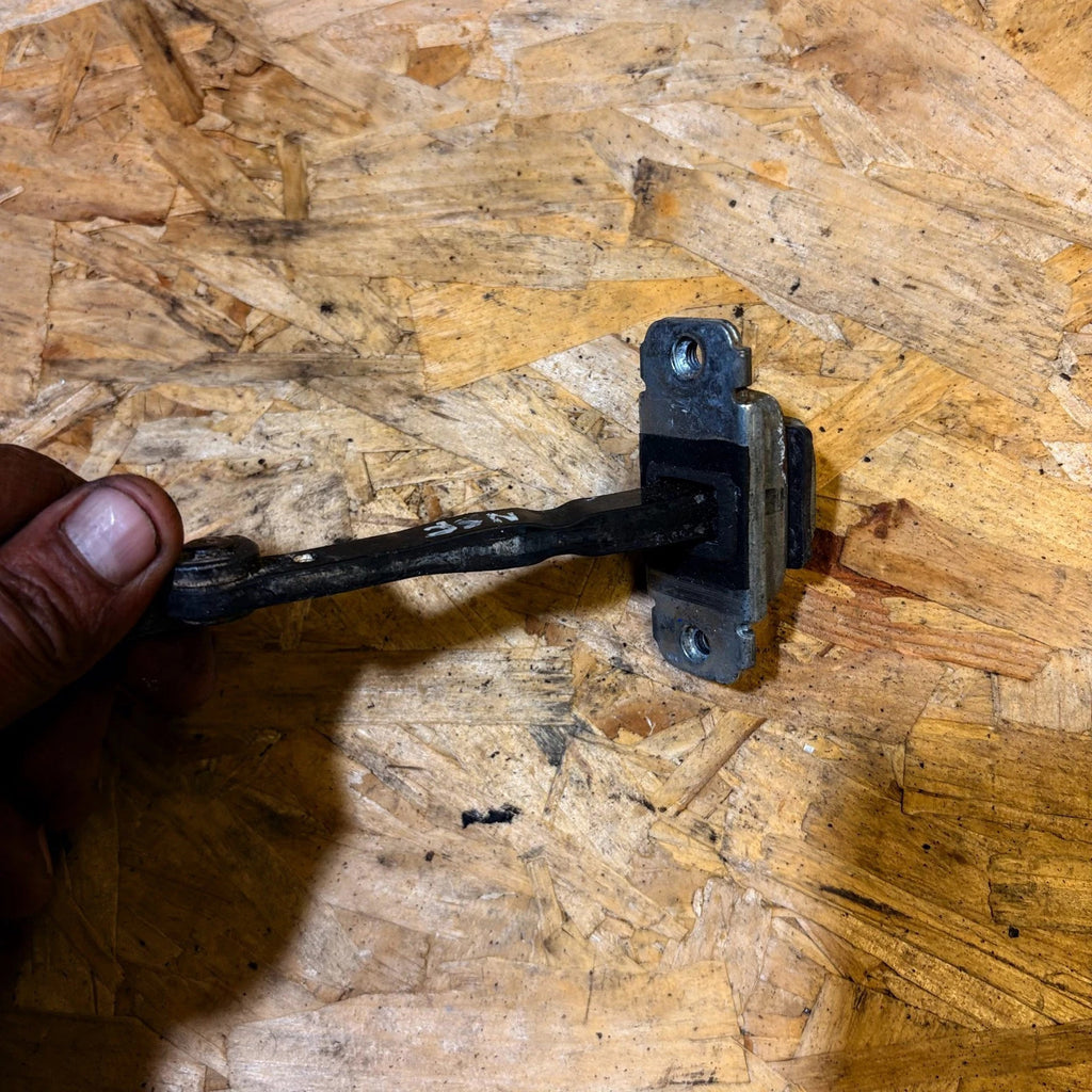 HYUNDAI COUPE 2001-2009 DOOR CHECK STRAP FRONT PASSENGER LEFT SIDE