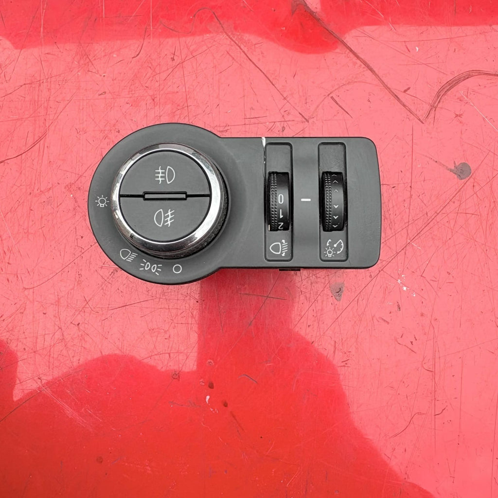 2010 VAUXHALL ASTRA GTC HEADLIGHT LAMP SWITCH CONTROL PANEL 13385636