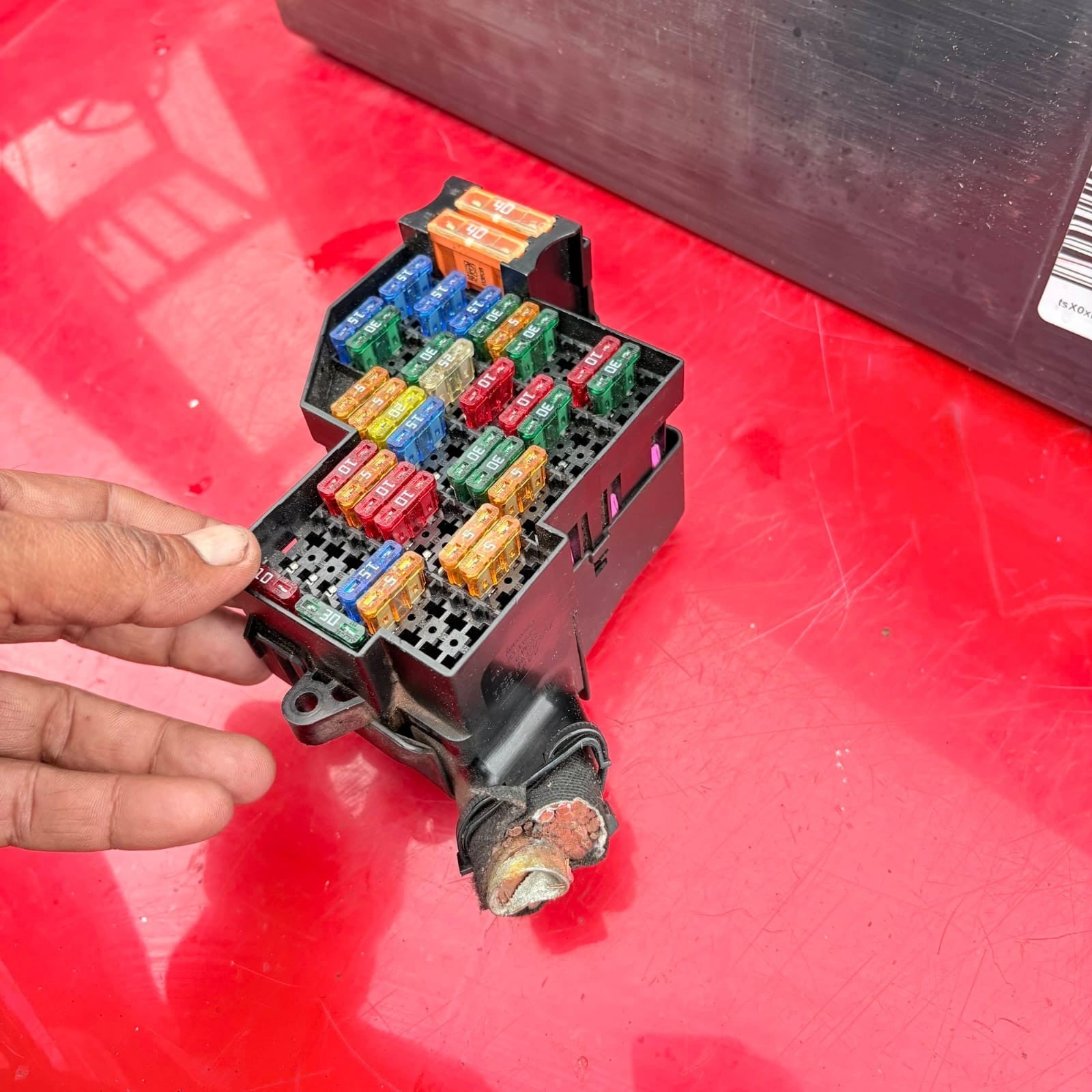 VOLKSWAGEN TOUAREG 7L 2008 3.0 TDI FUSE RELAY BOX 7L0941828A
