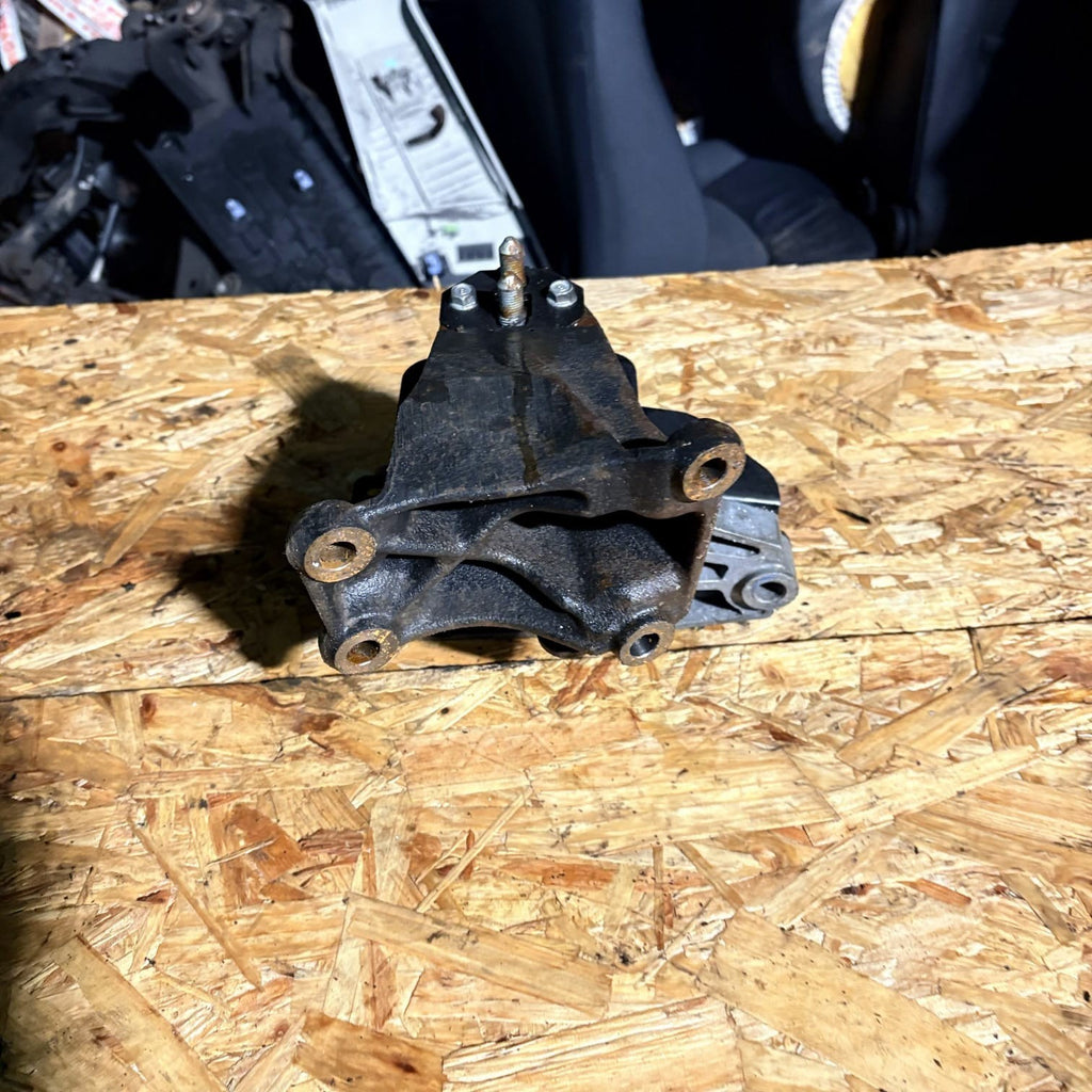 KIA SPORTAGE MK4 GEARBOX MOUNT BRACKET MANUAL RIGHT SIDE 21830-F1800