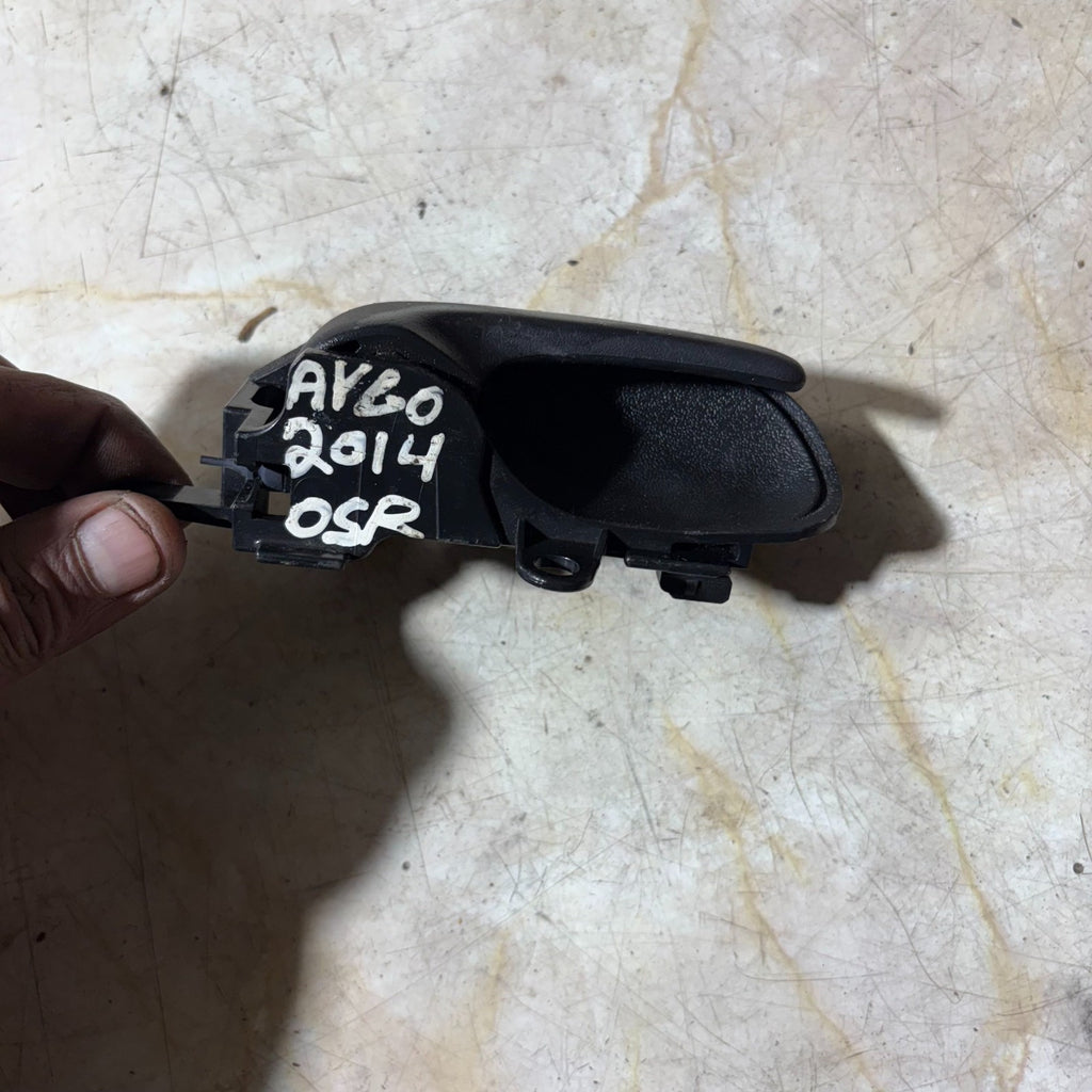 TOYOTA AYGO OSR DRIVERS SIDE REAR INNER DOOR HANDLE 2005-2014