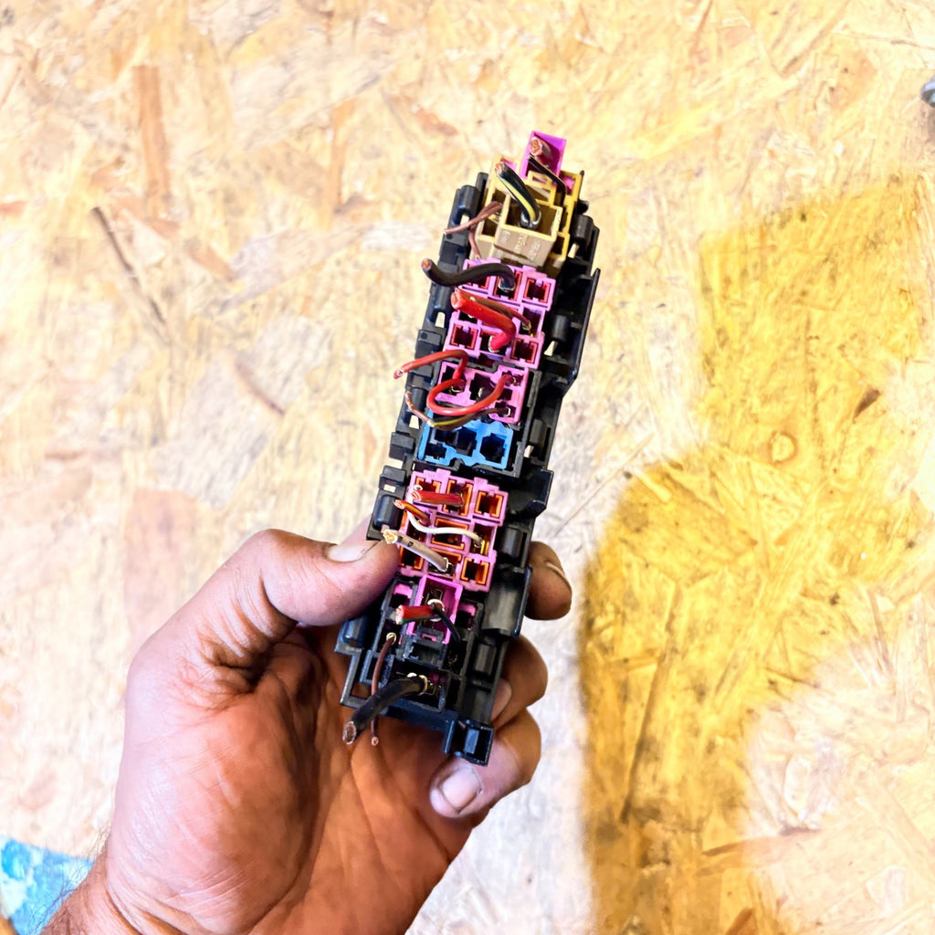 VW GOLF SKODA OCTAVIA RELAY PANEL 1K0937503A