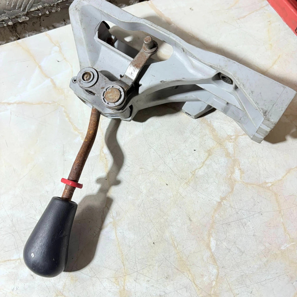 TOYOTA PREVIA 2005 D-4D RHD MANUAL GEAR BOX GEAR SELECTOR GEARSTICK LEVER