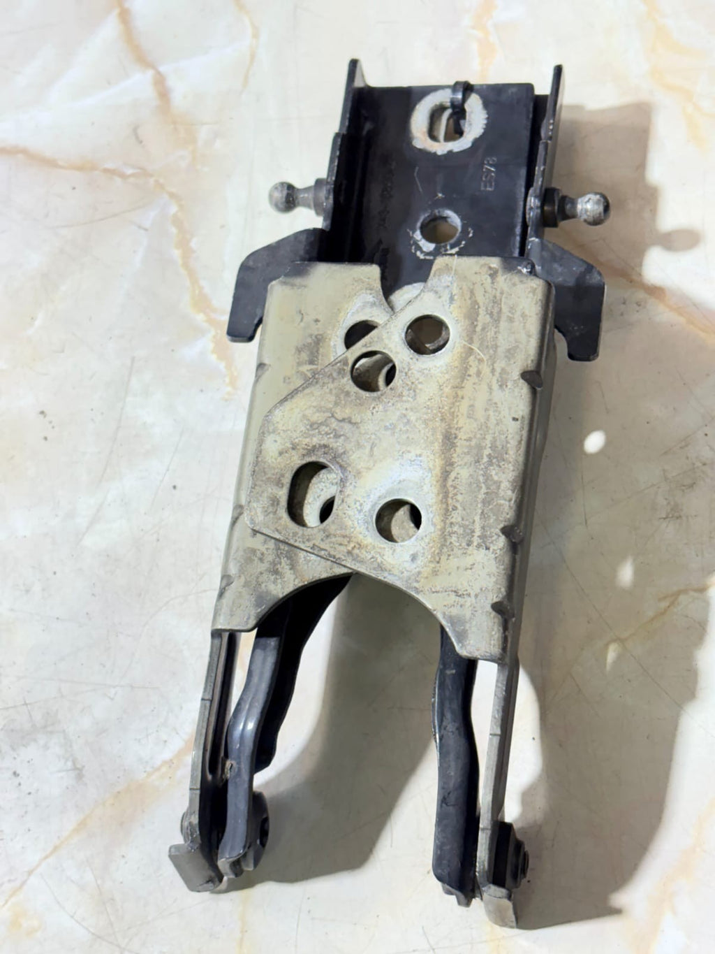 JAGUAR X-TYPE BONNET HINGE FRONT LEFT 1X43-16800-AH 2006