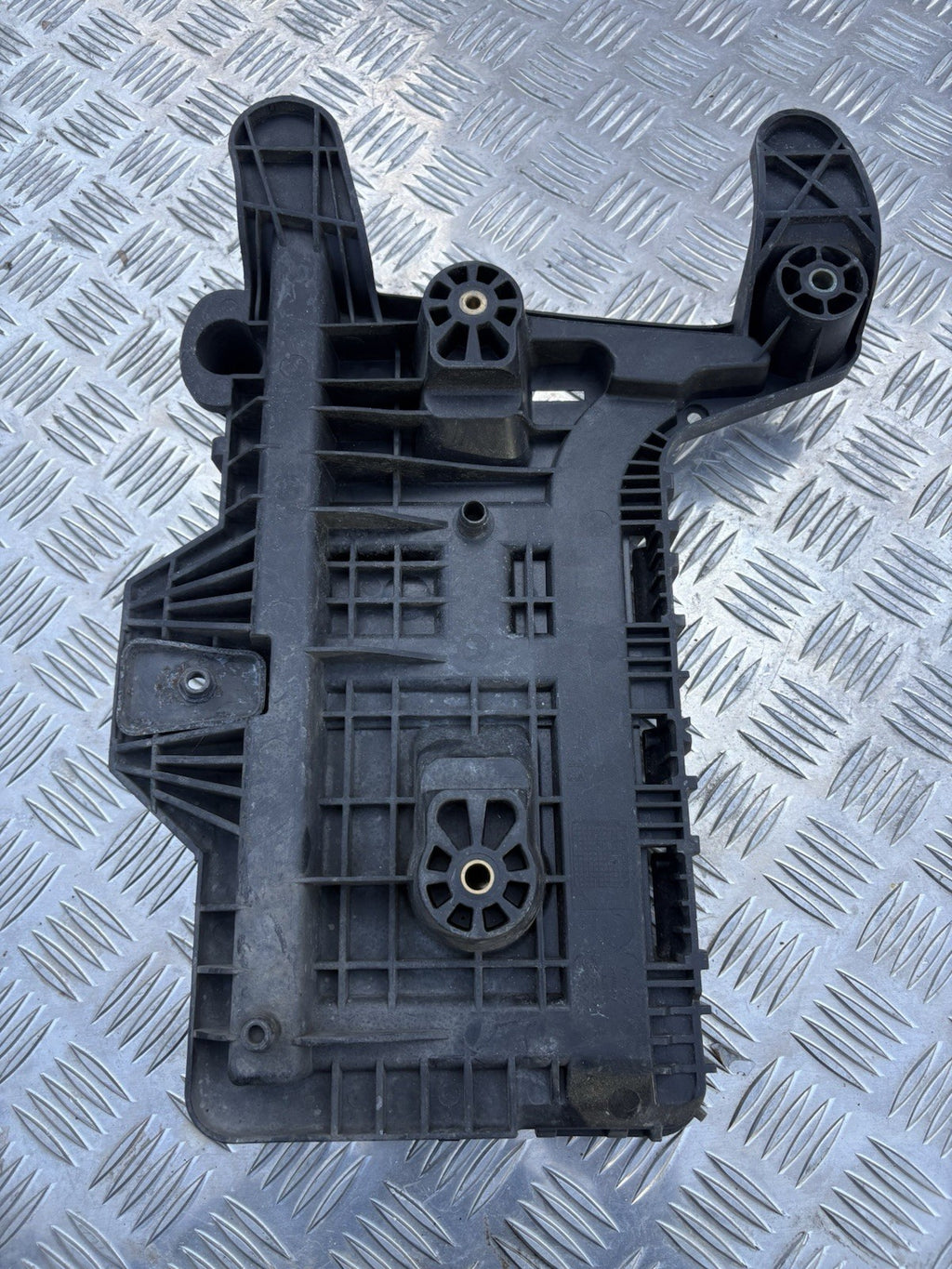 VW Battery Tray Base Mount 1K0915333C | Golf Mk5 2003-2009/Golf Mk6 2010-2014