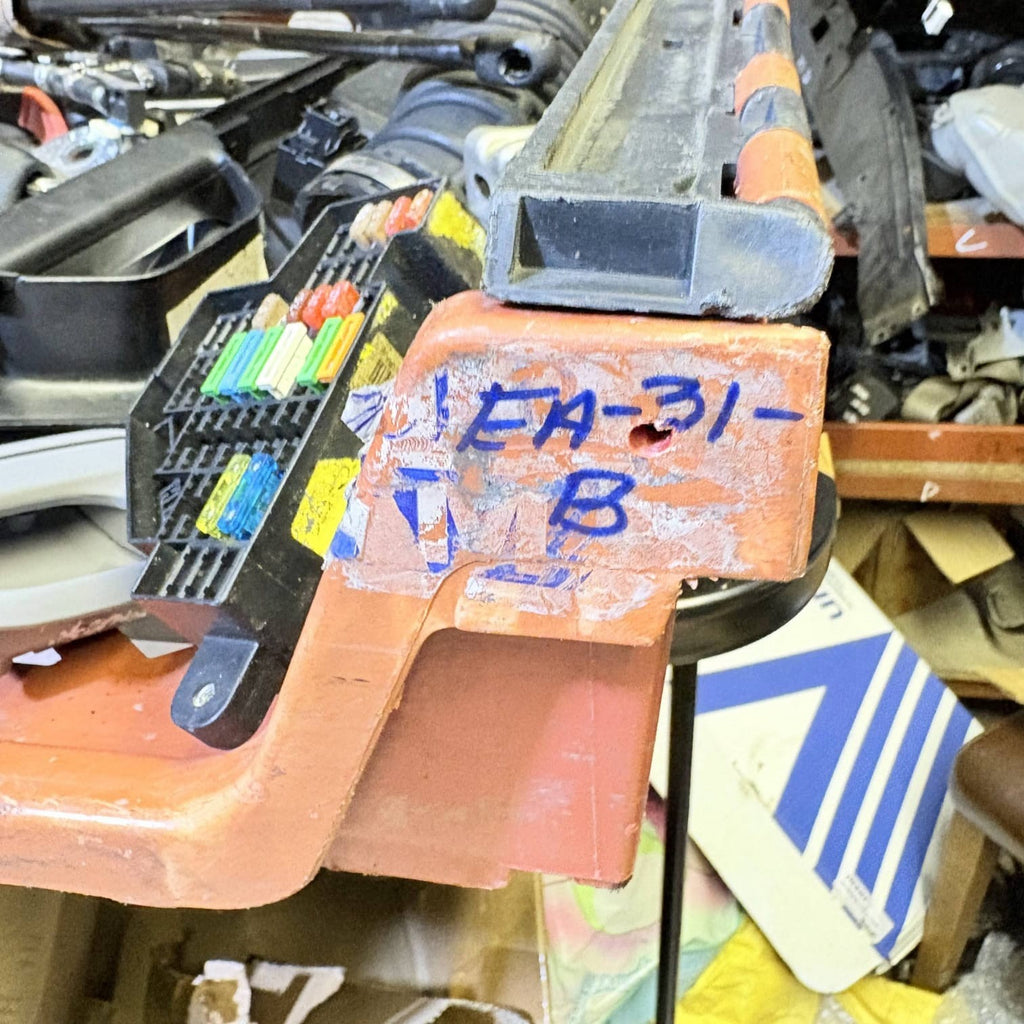 SEAT LEON FR 2005-2012 FUSE BOX