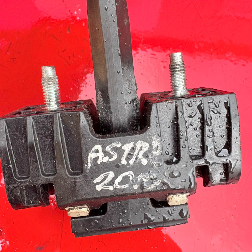 VAUXHALL ASTRA J 09-15 REAR LEFT PASSENGER N/S DOOR CHECK STRAP HINGE 18107651