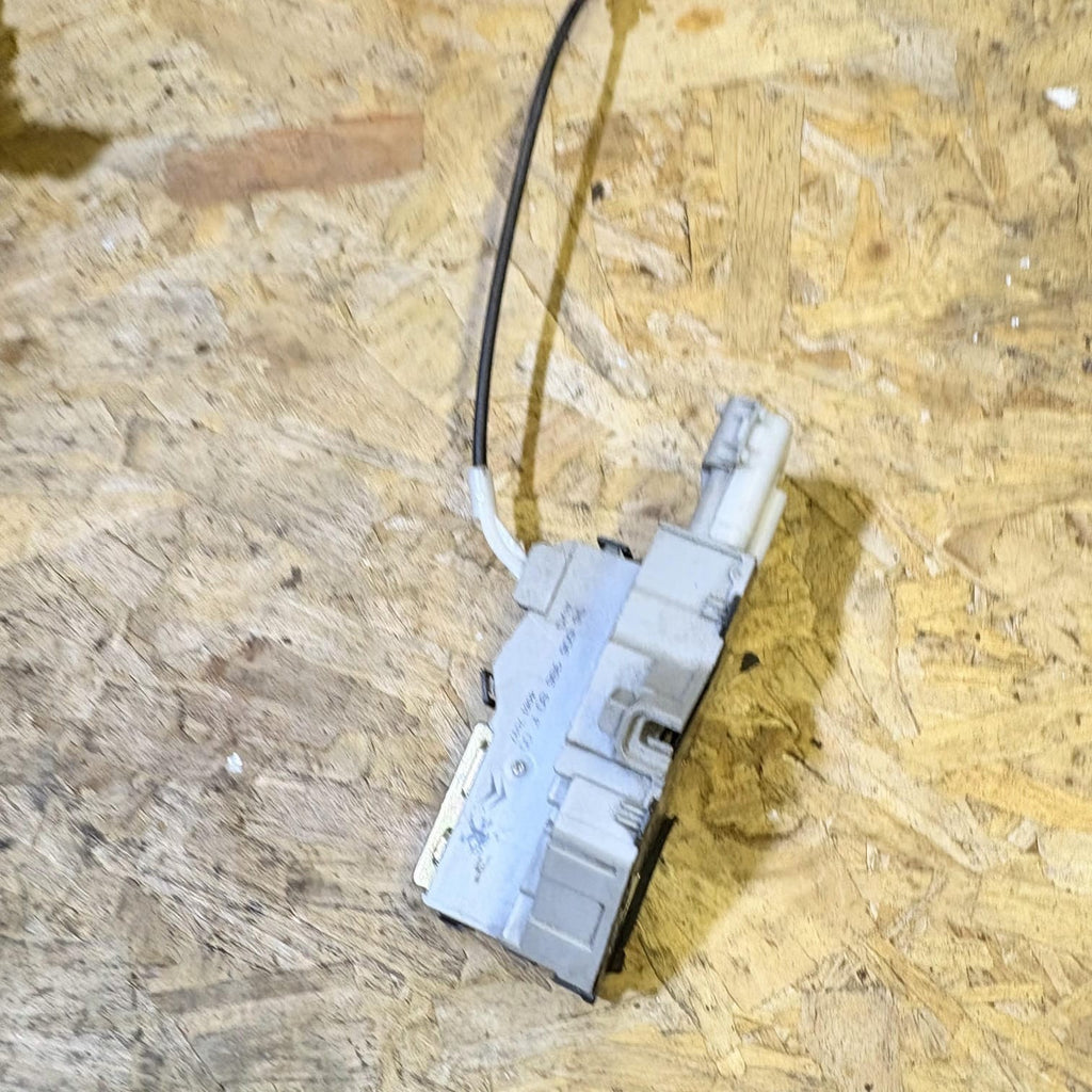 PEUGEOT 407 SW 6E Passenger Front Door Lock 9660698680 2.0 Petrol 103kw NSF