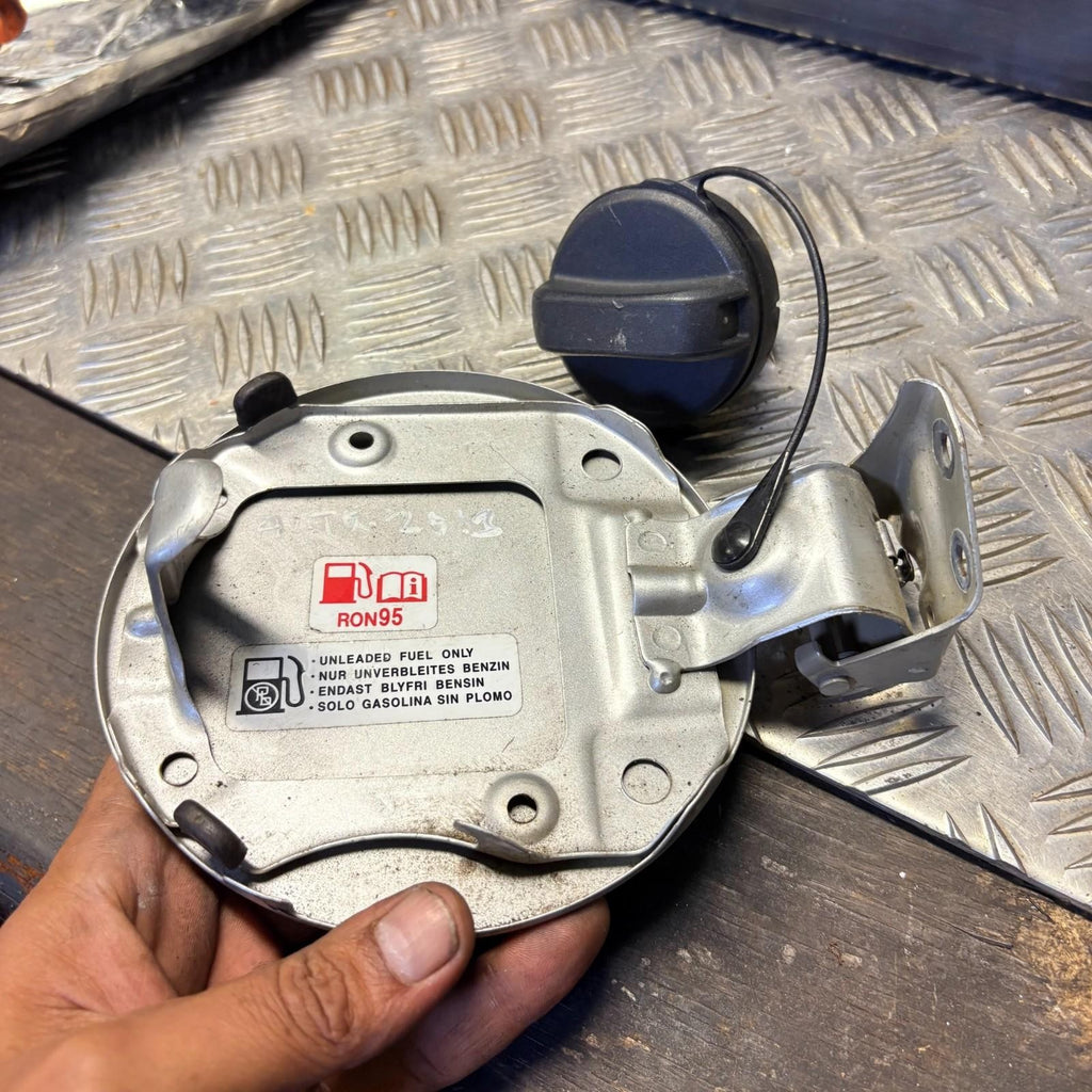 SUZUKI ALTO FUEL FILLER FLAP 2013 5 DOOR