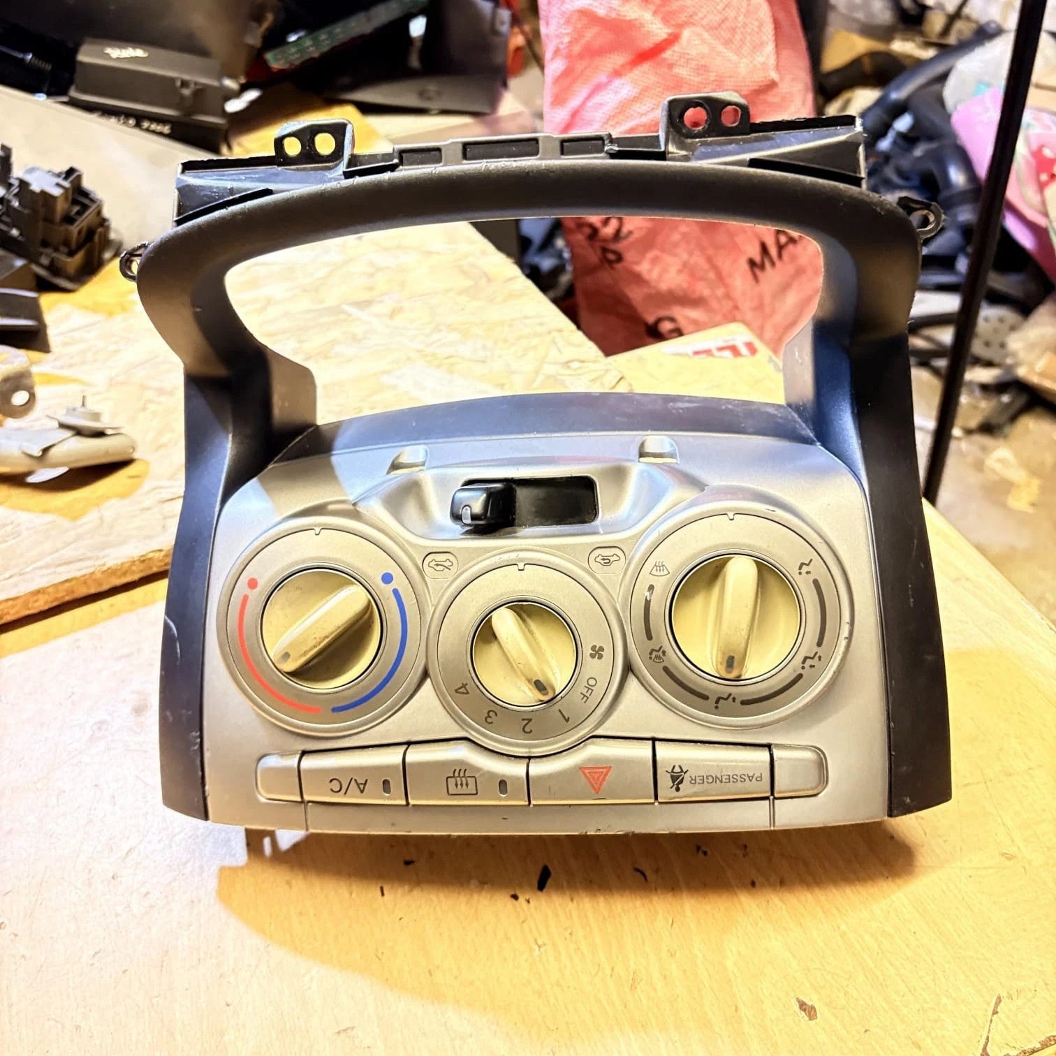 DAIHATSU SIRION MK2 2010 HEATER/AC CONTROLLER 30497 Climate