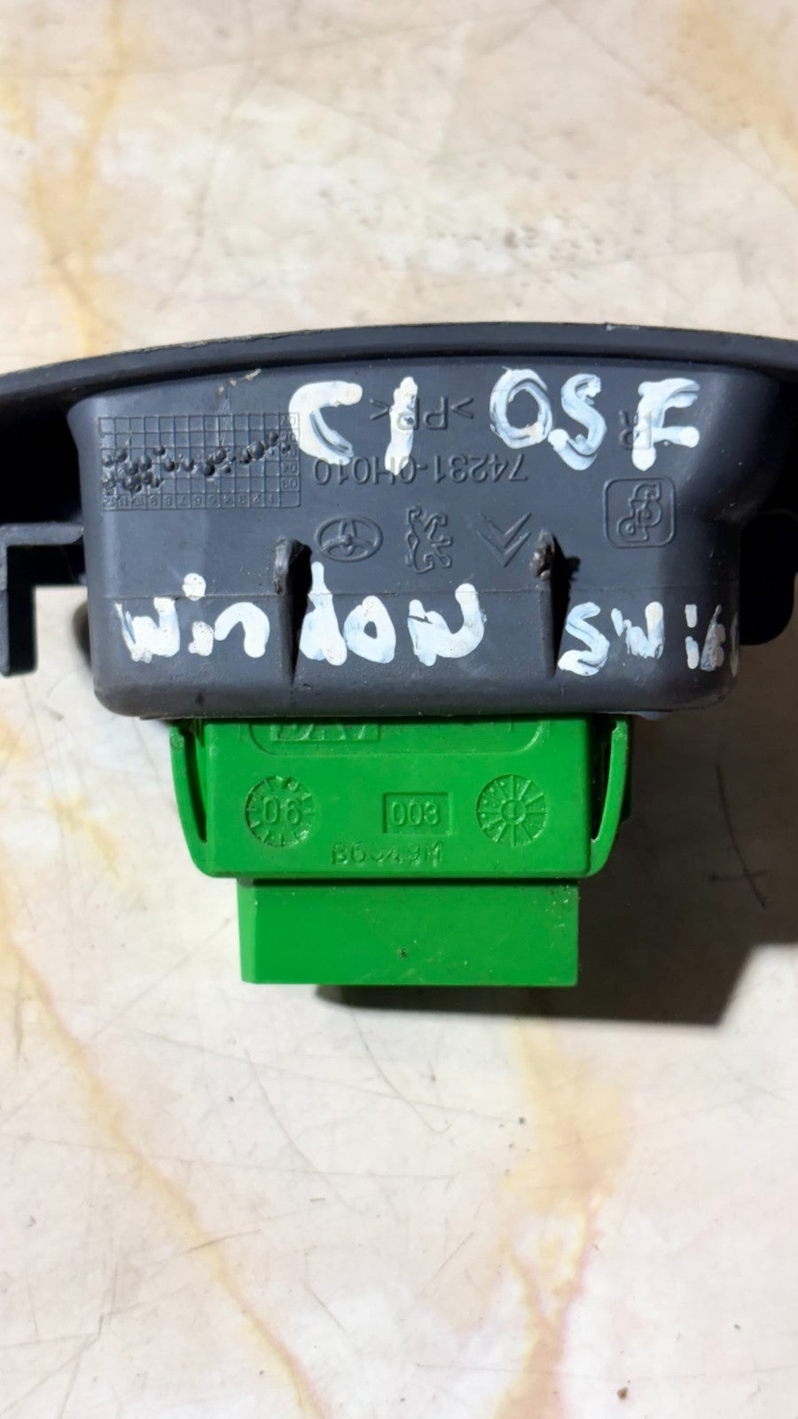 CITROEN C1 2005-2014 ELECTRIC WINDOW SWITCH OFFSIDE DRIVER RIGHT 74231-0H010