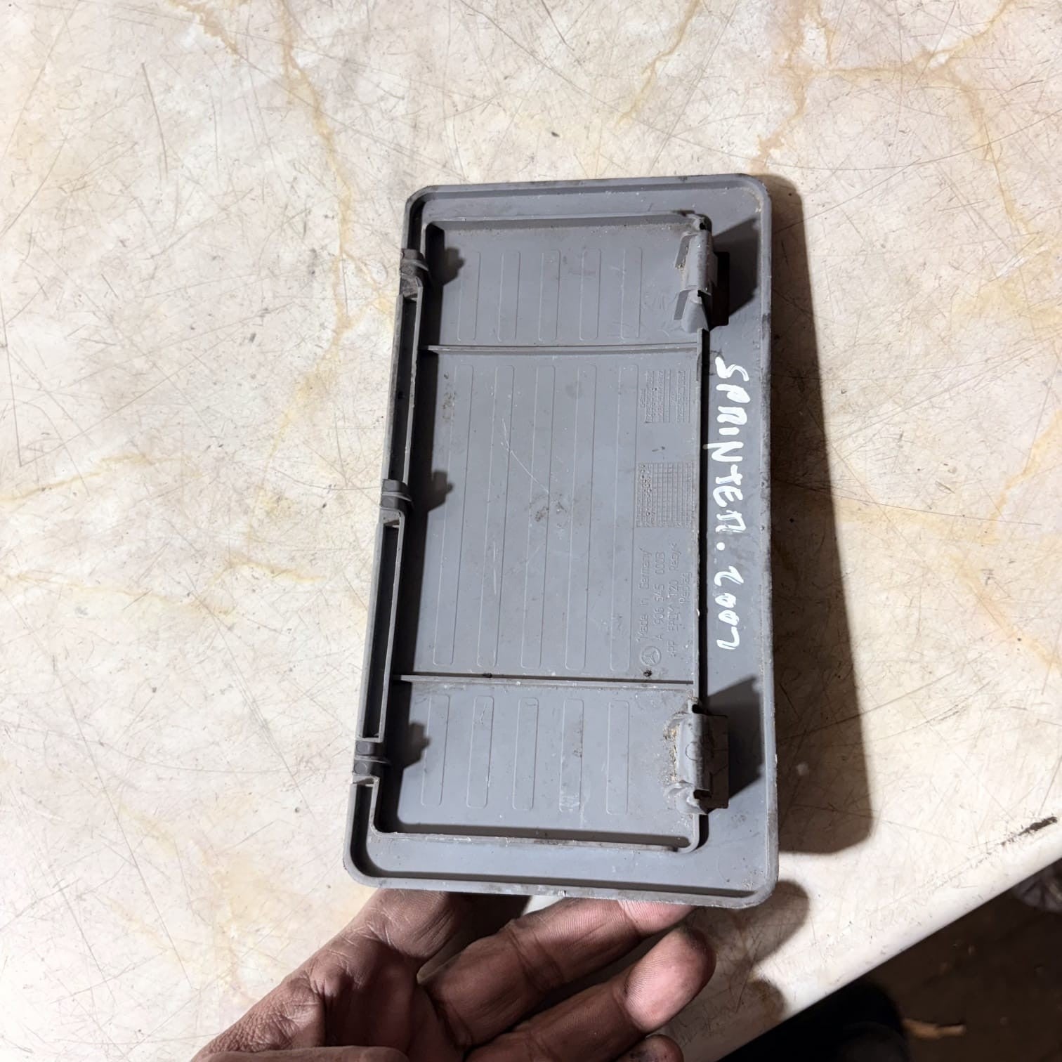 MERC SPRINTER 314 W907 (2007) SEAT BASE BATTERY FUSE COVER A6395845338