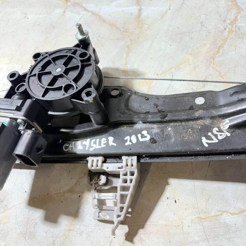 CHRYSLER 2013 5 DOOR WINDOW REGULATOR & MOTOR FRONT LEFT SIDE
