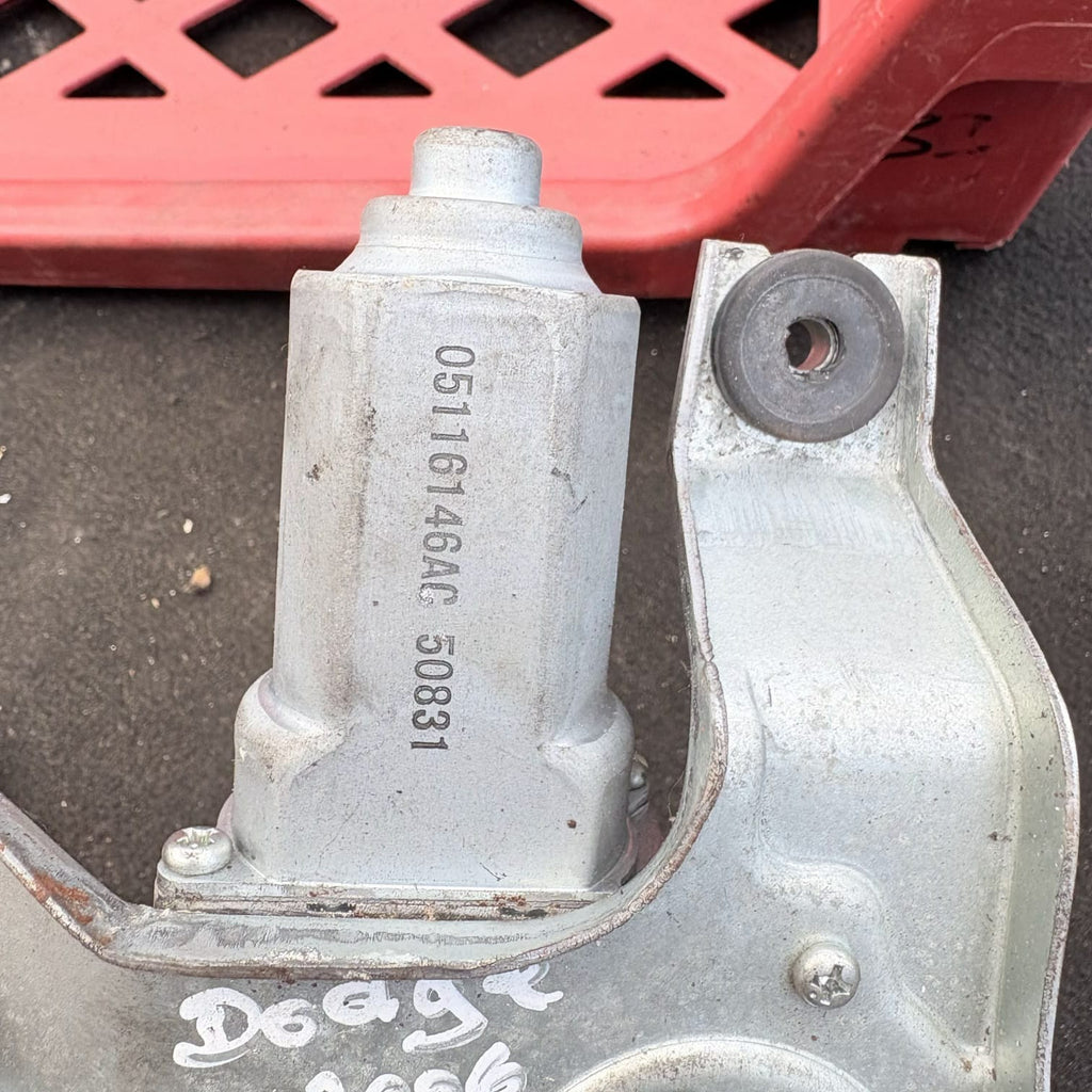 DODGE CALIBER 2006 REAR WINDSCREEN WINDOW WIPER MOTOR 05116146AC 50831
