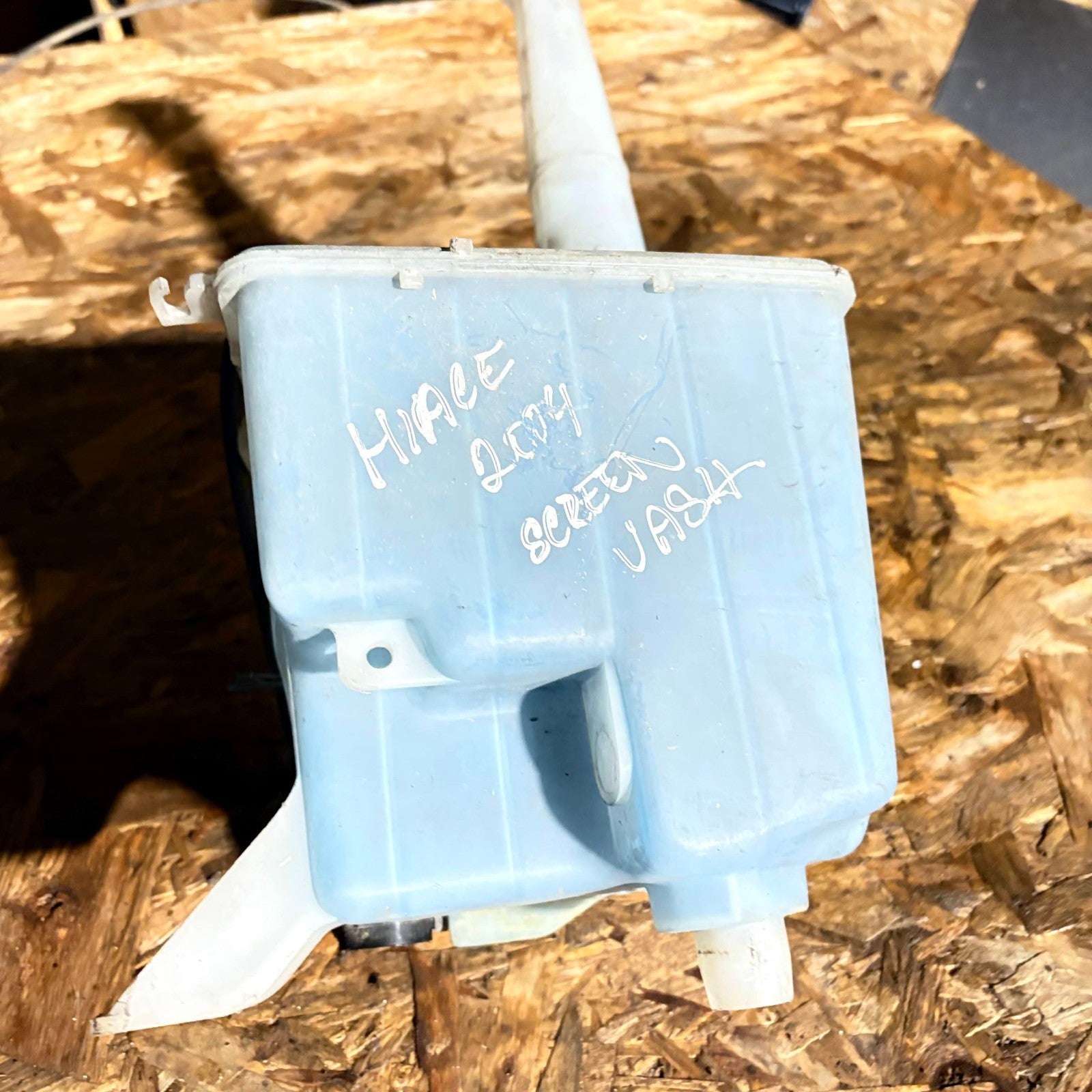 2004–2005 Toyota HiAce Windshield Washer Fluid Bottle & Pump