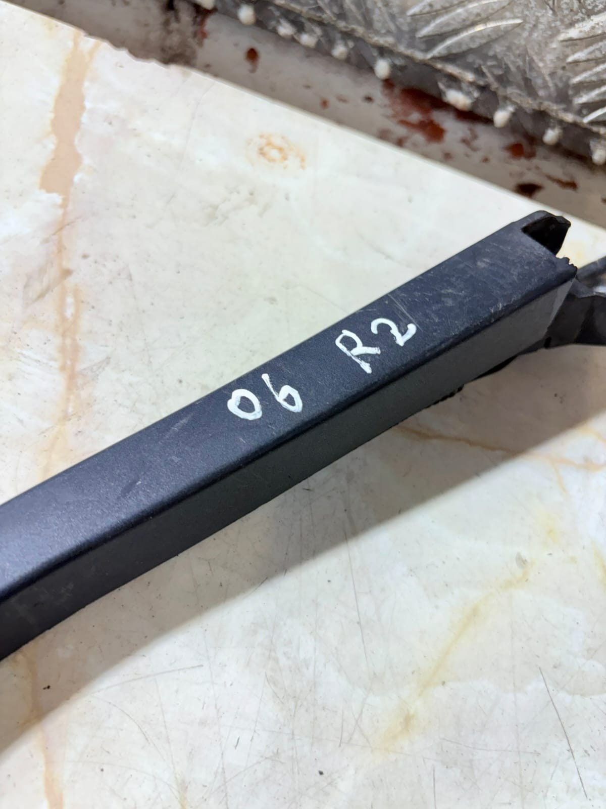 BMW X5 E53 2000-2006 Front RH Windscreen Wiper Arm & Blade 61617075612 7075612