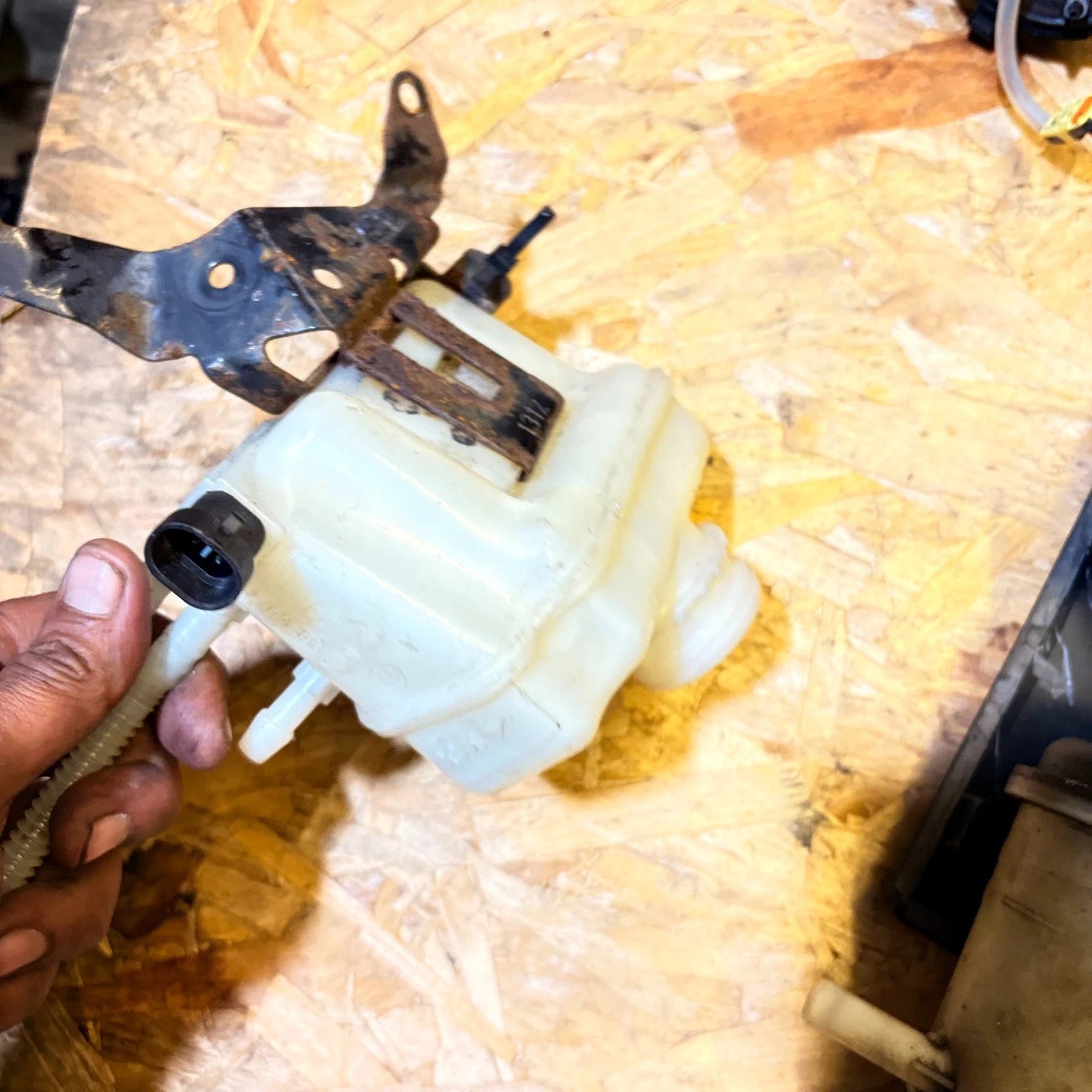 FIAT PUNTO 2012 POWER STEERING FLUID TANK RESERVOIR