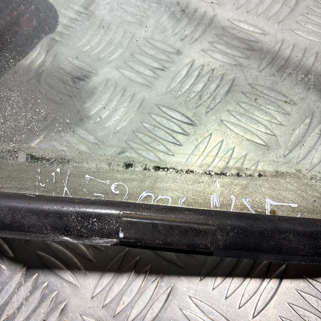 MAZDA MX5 2001 N/S/F DOOR QUARTER WINDOW GLASS FORNT LEFT SIDE