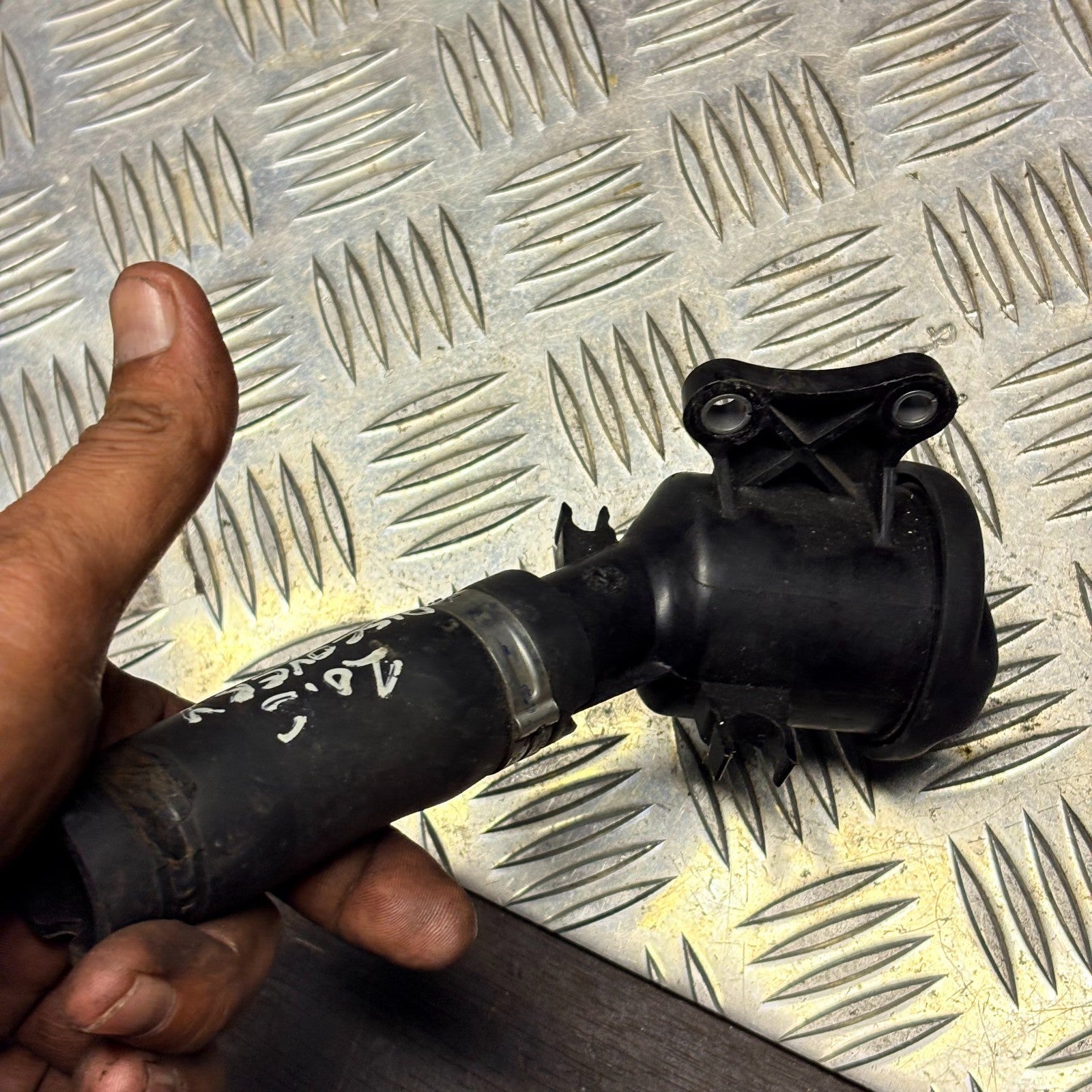 9685025880 Oil Filler Neck Pipe+Cap Discovery Sport 2015 Evoque XF Freelander2