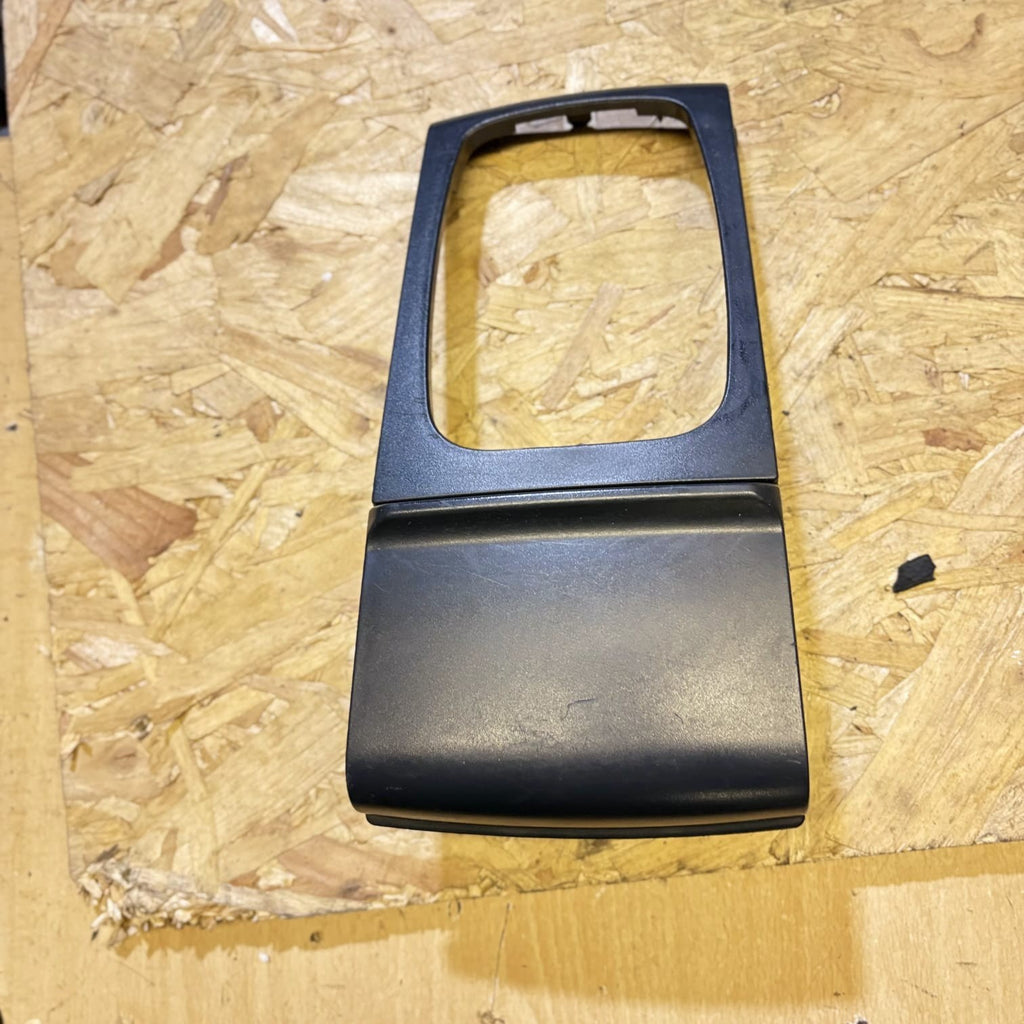 SKODA FABIA MK1 6Y 2000-2007 GEARSTICK SURROUND ASHTRAY ZB-6Y0-857-951