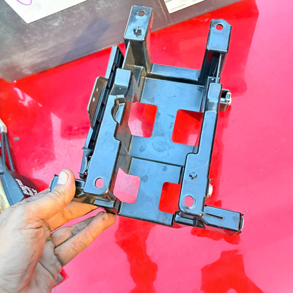 Range Rover 2011 Centre Console Frame Support