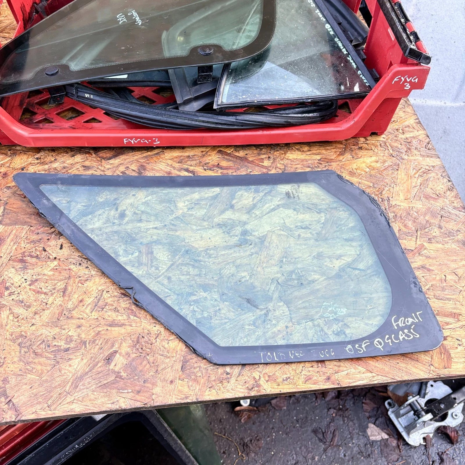 VW Touran MK1 Front Right Driver Side Quarter Glass 2009 - 2014