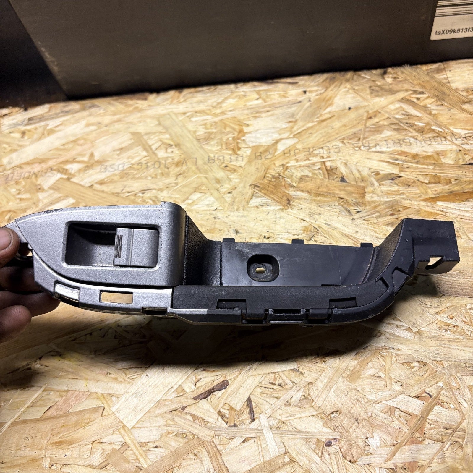 2004-2009 HONDA FR-V ELECTRIC WINDOW SWITCH DRIVER SIDE REAR RIGHT