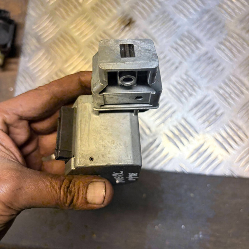 Mercedes Benz 1998 Ignition Switch Lock Control Module Key