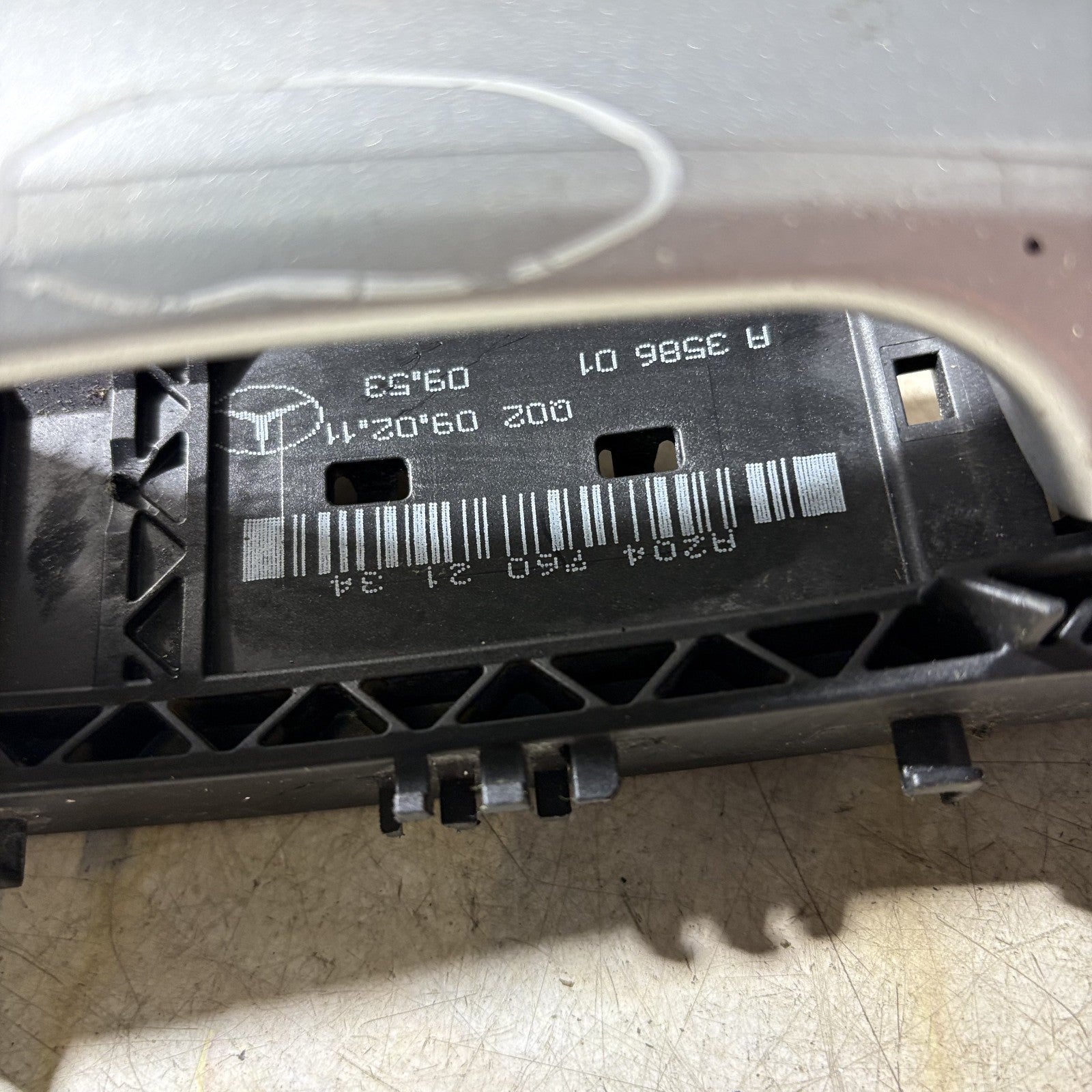 Mercedes E-Class W212 W176 W204 W246 CLA GLA Left Door Handle A358601