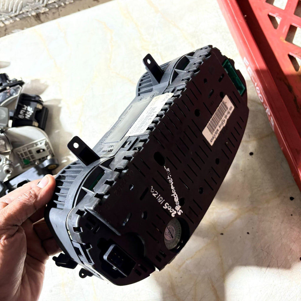 SEAT Ibiza Mk3 6L1 2002-2006 Instrument Cluster 88311333 110080105011A