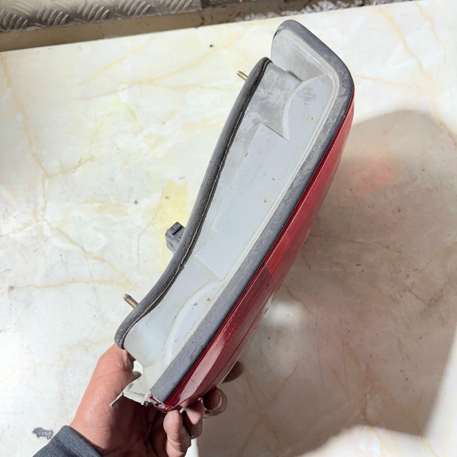 BMW E36 3 SERIES 4DR SALOON 1990-1998 RIGHT REAR TAIL LIGHT AMBER 63211387362