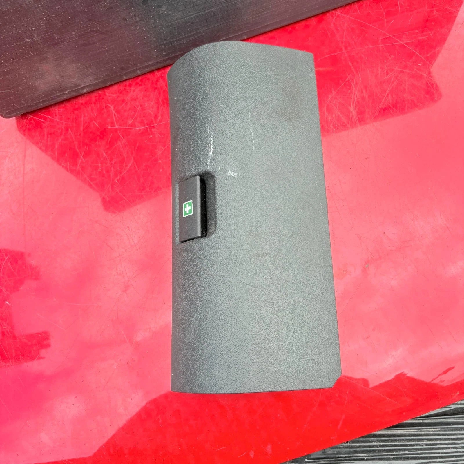 A2119185336 Mercedes Benz W211 Plastic Trim Cover Bracket 2002-2009
